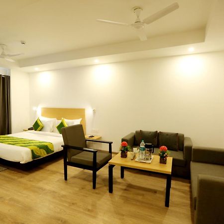 The Roseman Hotel & Suites Ghaziabad Exterior photo