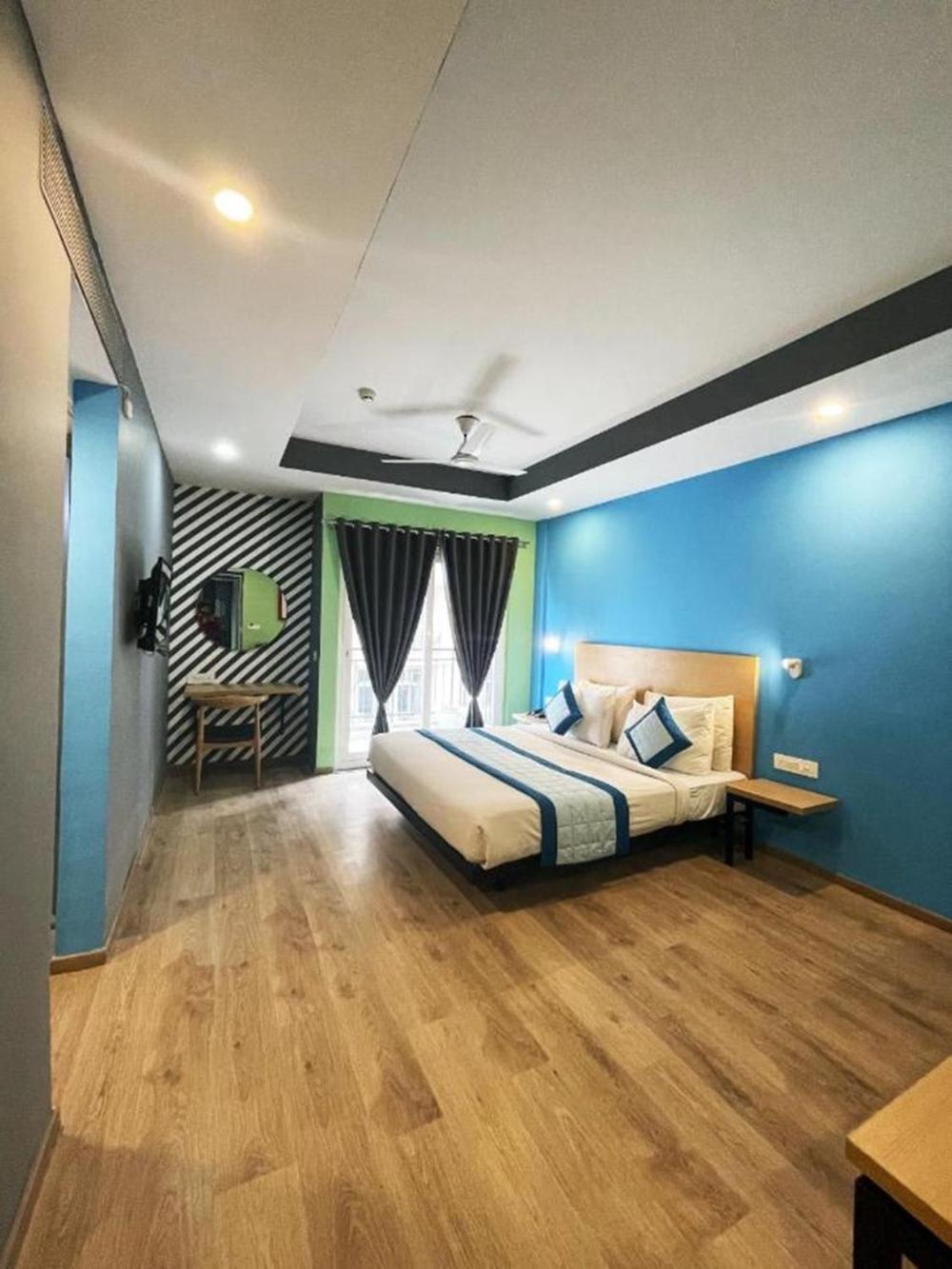 The Roseman Hotel & Suites Ghaziabad Exterior photo