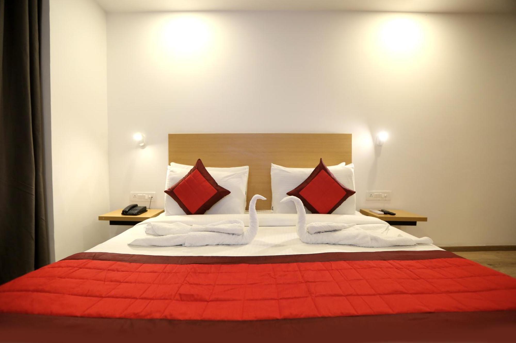 The Roseman Hotel & Suites Ghaziabad Exterior photo